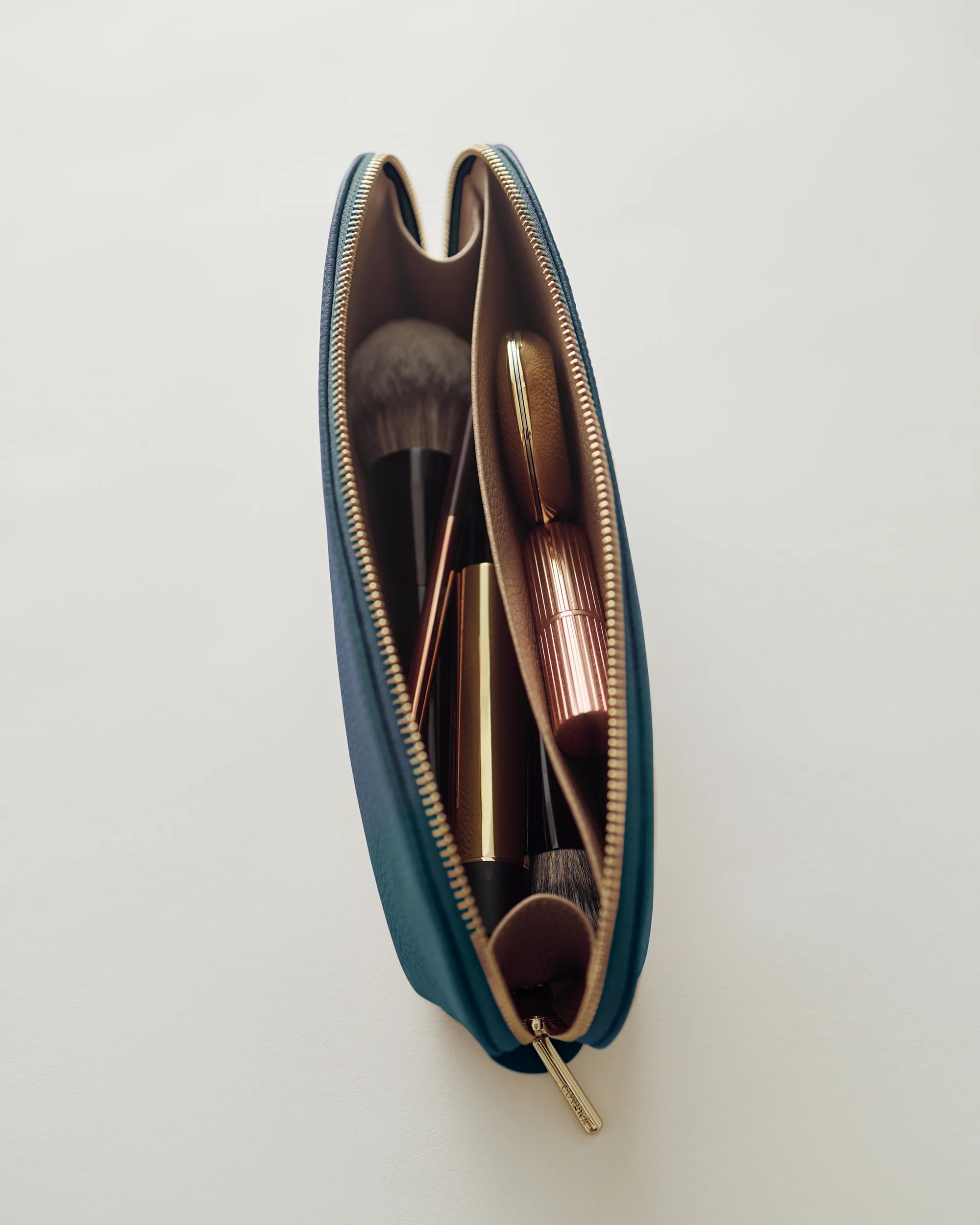 Beauty Case - Image 74