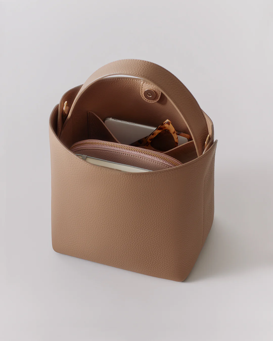 Linea Bucket Bag - Image 18