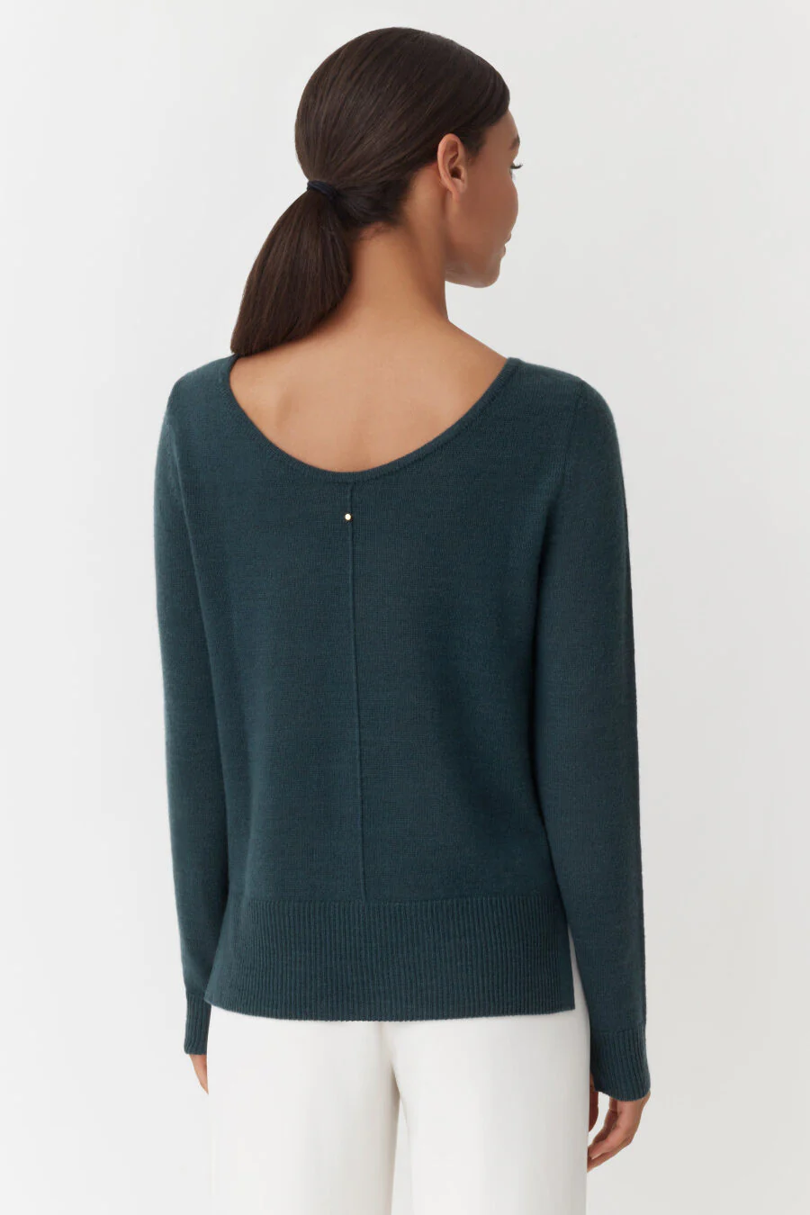 Single-Origin Cashmere Scoop Neck Sweater - Image 22