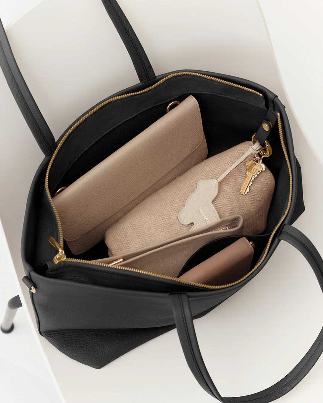 Small Easy Zipper Tote - Image 100