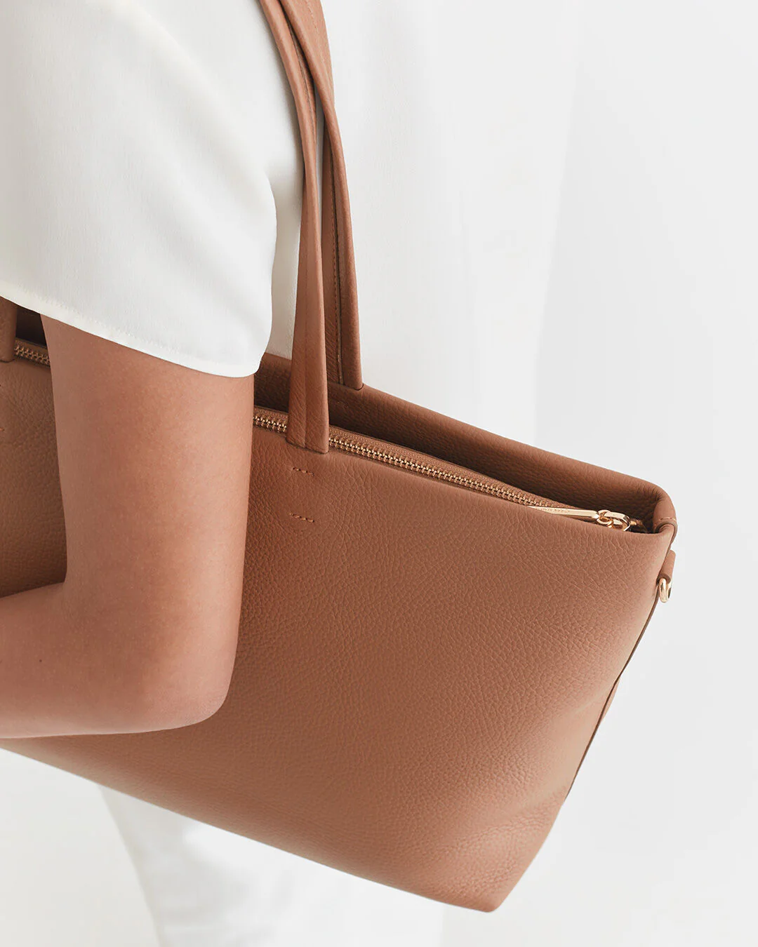 Small Easy Zipper Tote - Image 11