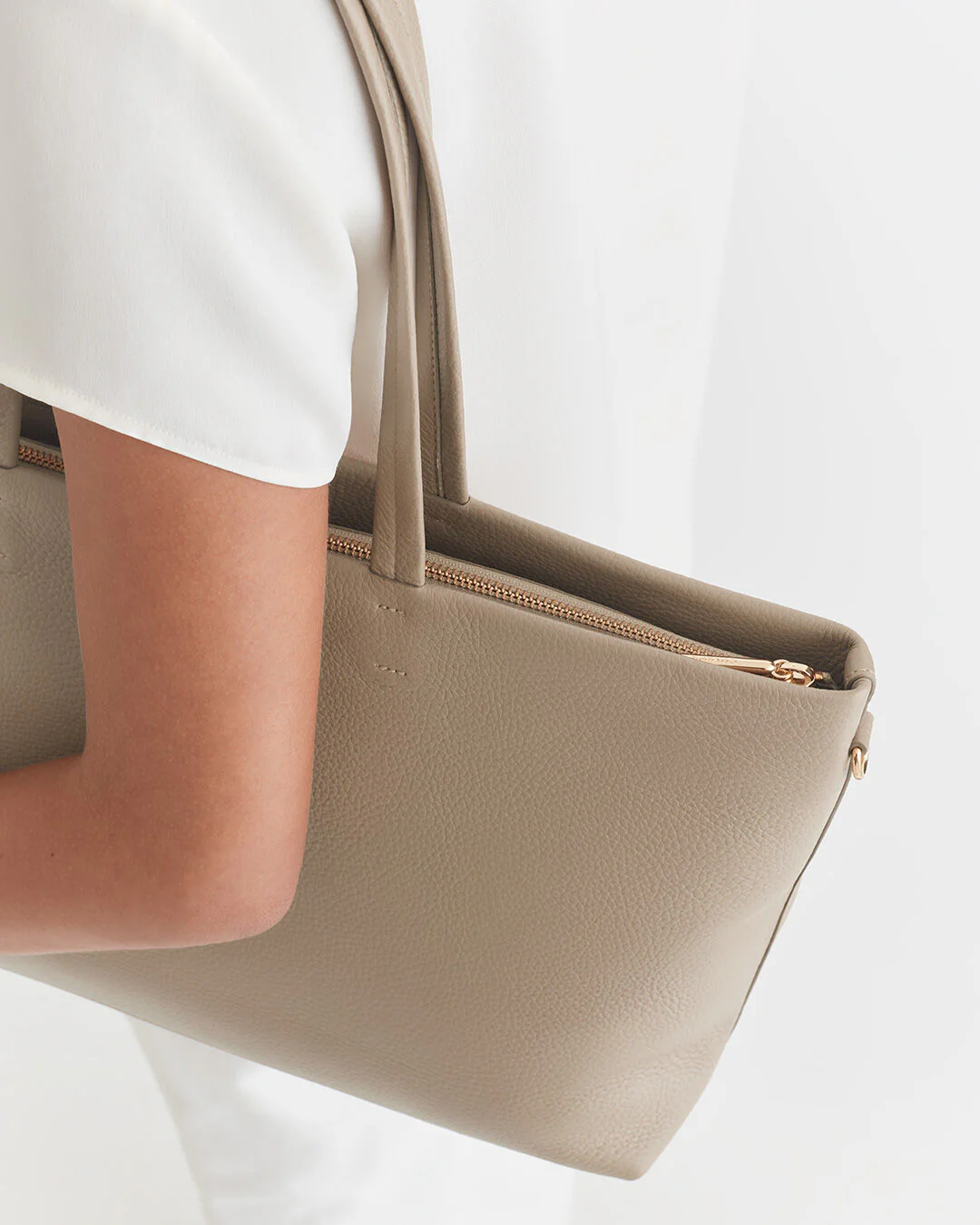 Small Easy Zipper Tote - Image 27