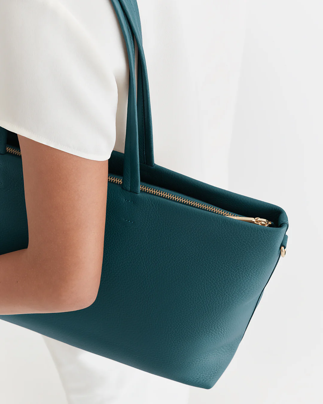 Small Easy Zipper Tote - Image 79