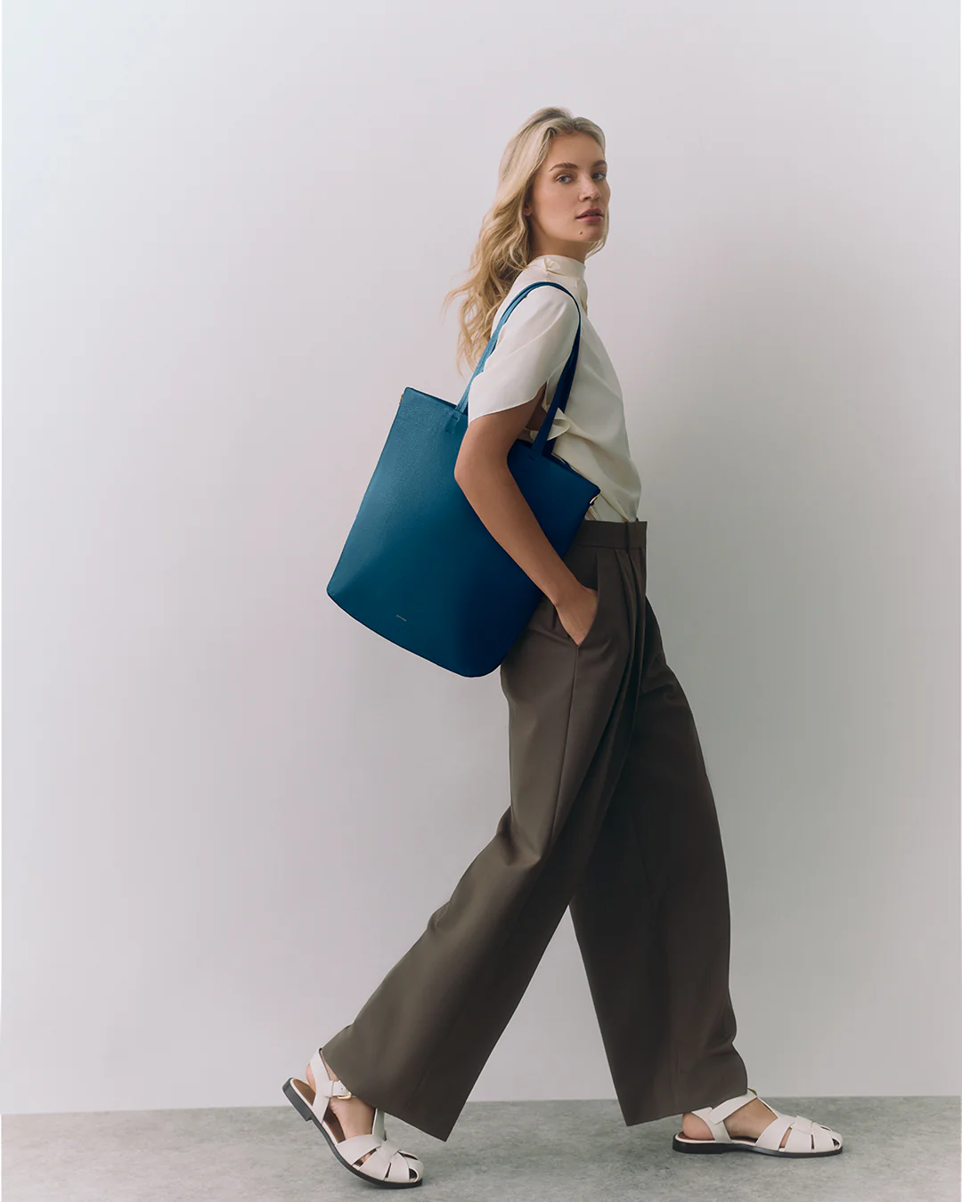 Tall Easy Zipper Tote - Image 159